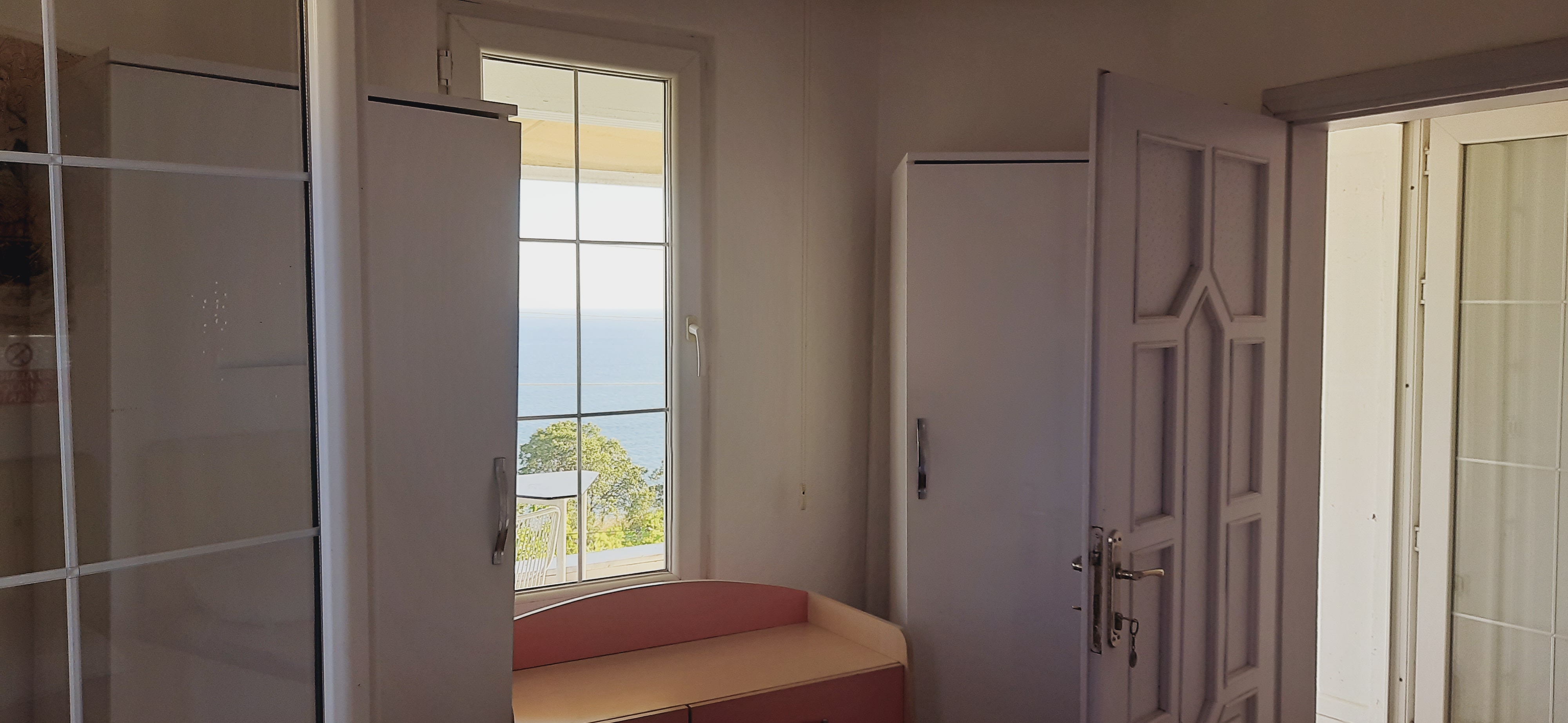 Deniz Manzaralı Kaliteli Standart Oda