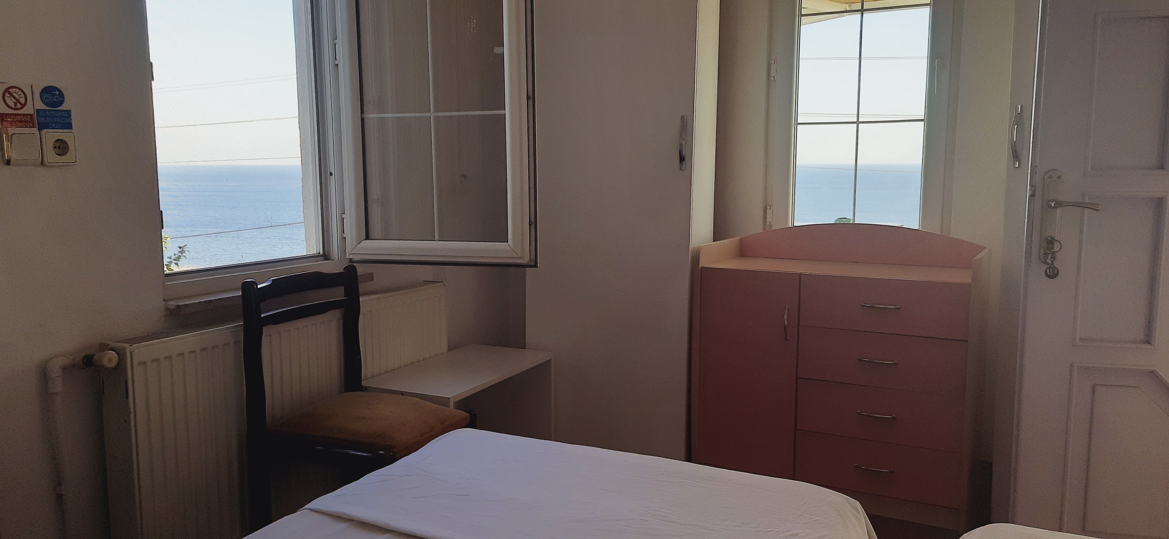 Deniz Manzaralı Kaliteli Standart Oda