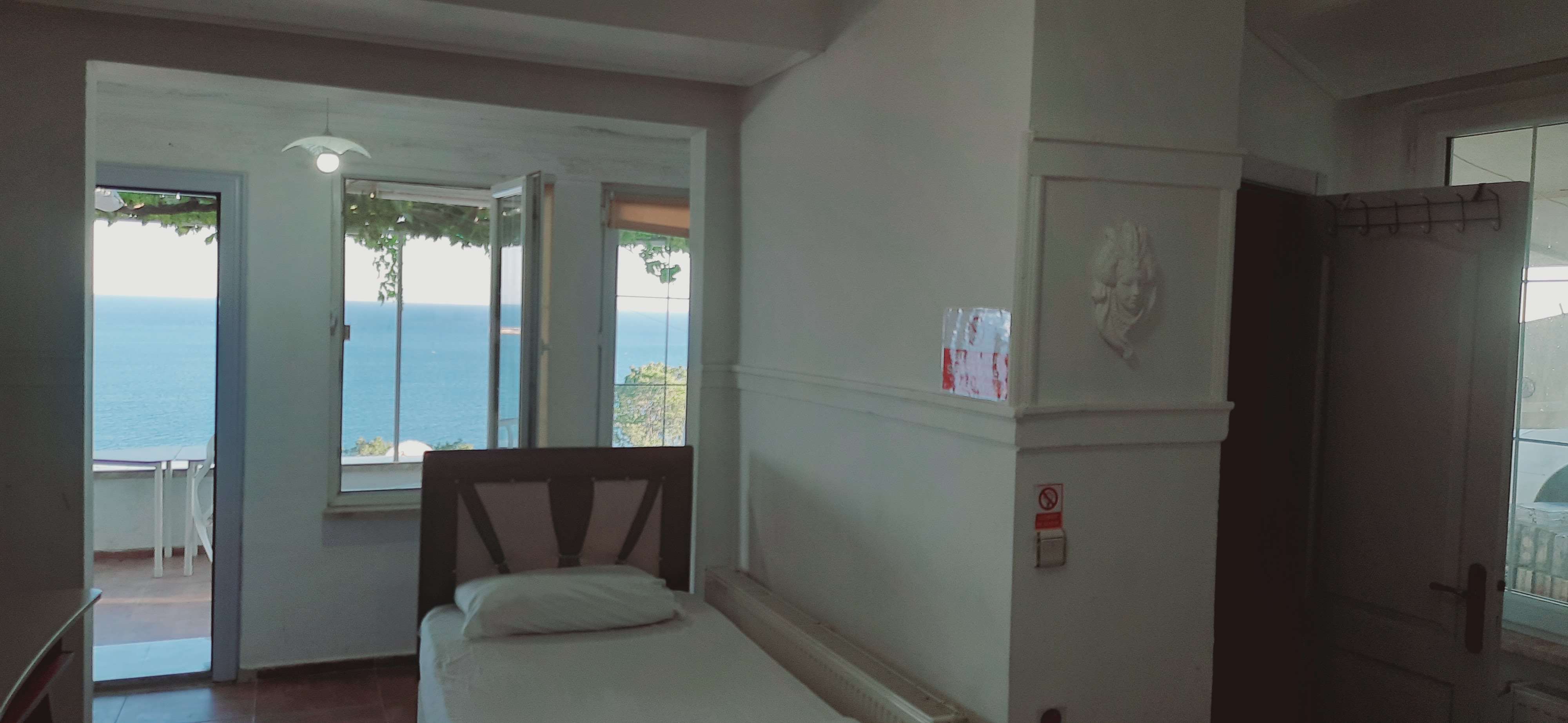 Deniz Manzaralı Mutfaklı Stüdyo Oda