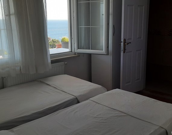 Deniz Manzaralı Kaliteli Standart Oda