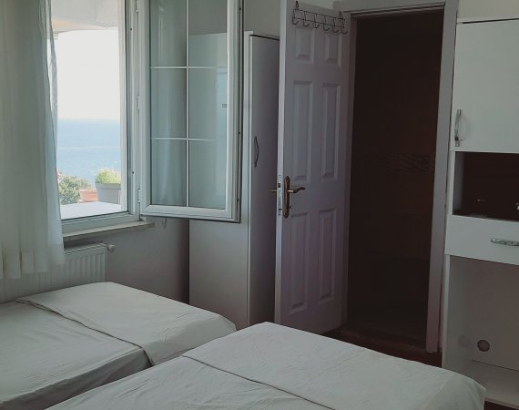 Deniz Manzaralı Kaliteli Standart Oda