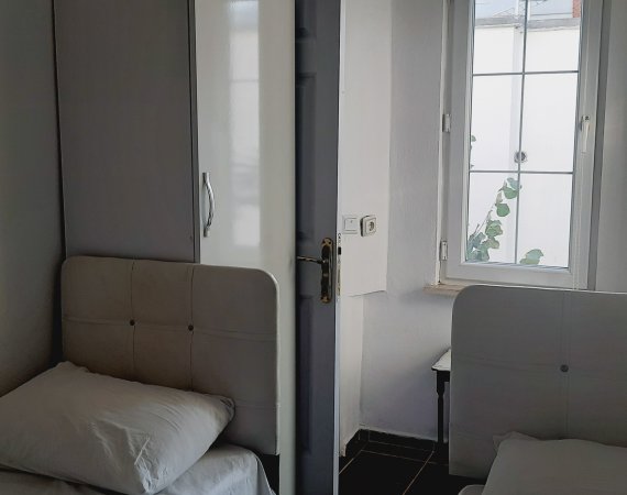 Deniz Manzaralı Kaliteli Standart Oda