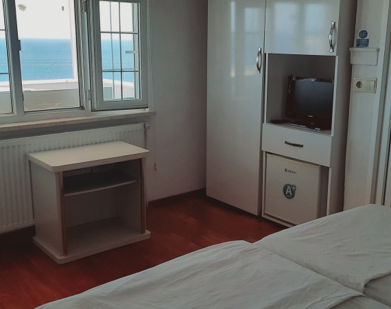 Deniz Manzaralı Kaliteli Standart Oda