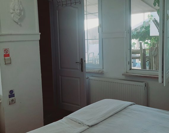 Deniz Manzaralı Mutfaklı Stüdyo Oda